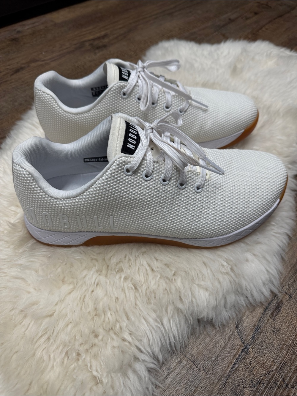 NOBULL White Knit Trainer low with Gum Outsole size 10.5